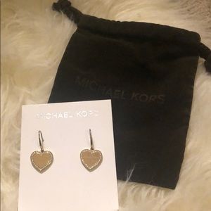 MICHAEL KORS HEART EARRINGS ❤️